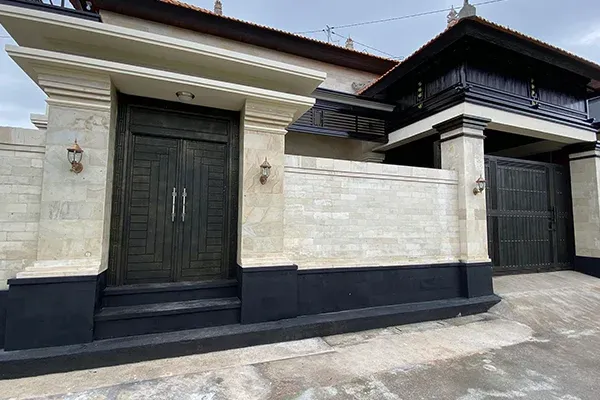 Dijual Rumah 2 Lantai Dekat Jalan Utama Penarukan Buleleng
