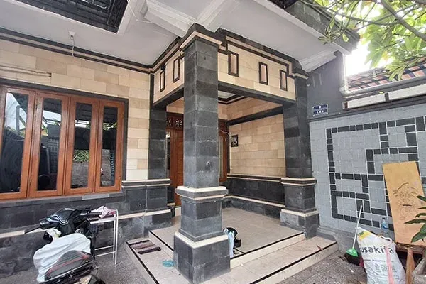 Dijual Rumah Kost 2 Lantai di Pulau Obi Banyuning