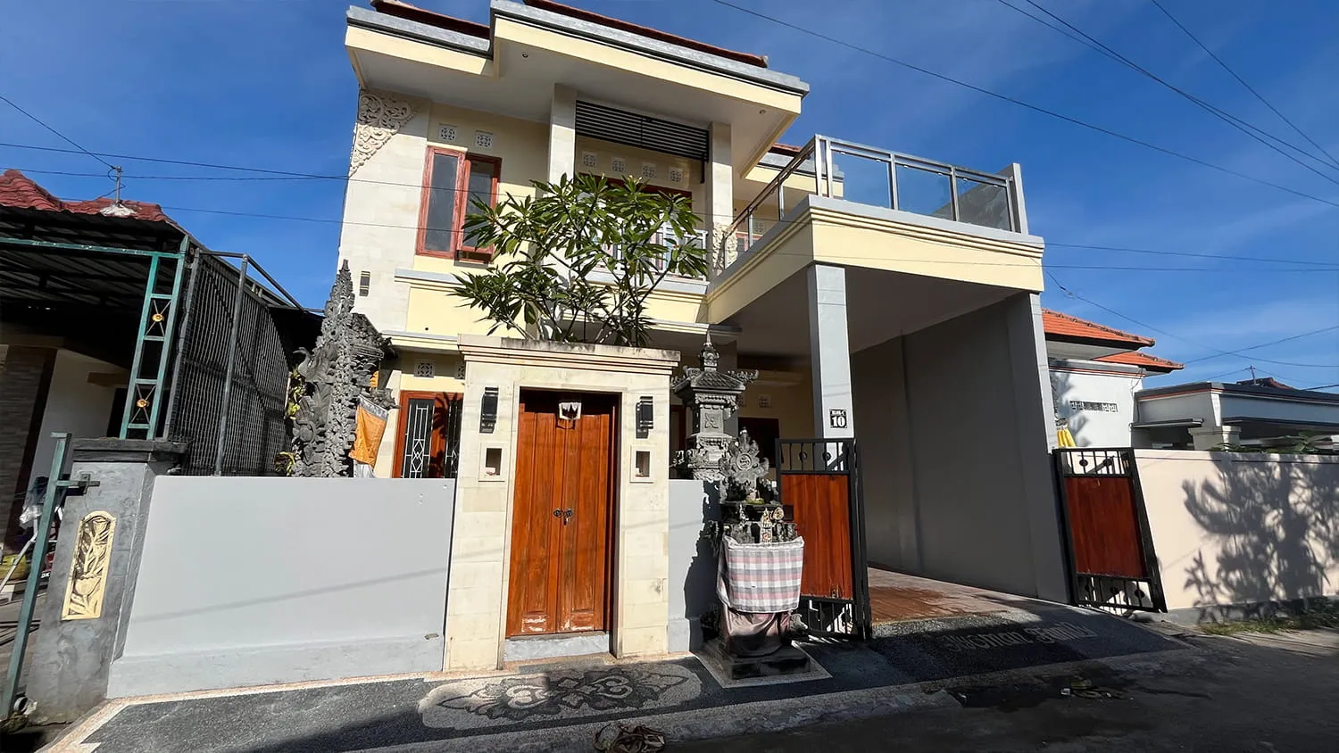 Rumah 2 Lantai 5 KT di Banyuning