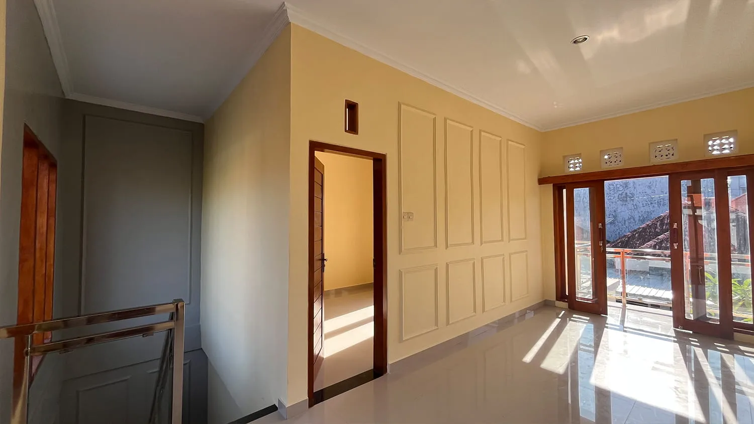 Rumah 2 Lantai 5 KT di Banyuning - 3