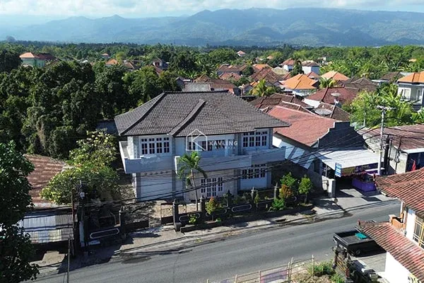 Rumah 2 Lantai di Pinggir Jalan Utama Pemaron