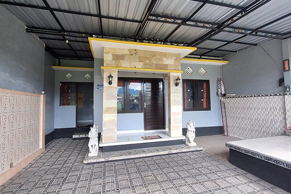 Dijual Rumah Pinggir Jalan Desa Panji