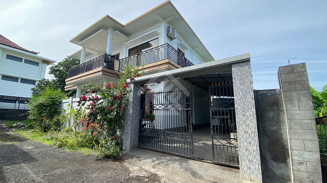 Rumah 2 Lantai Dekat Pantai 3 Menit dari Undiksha